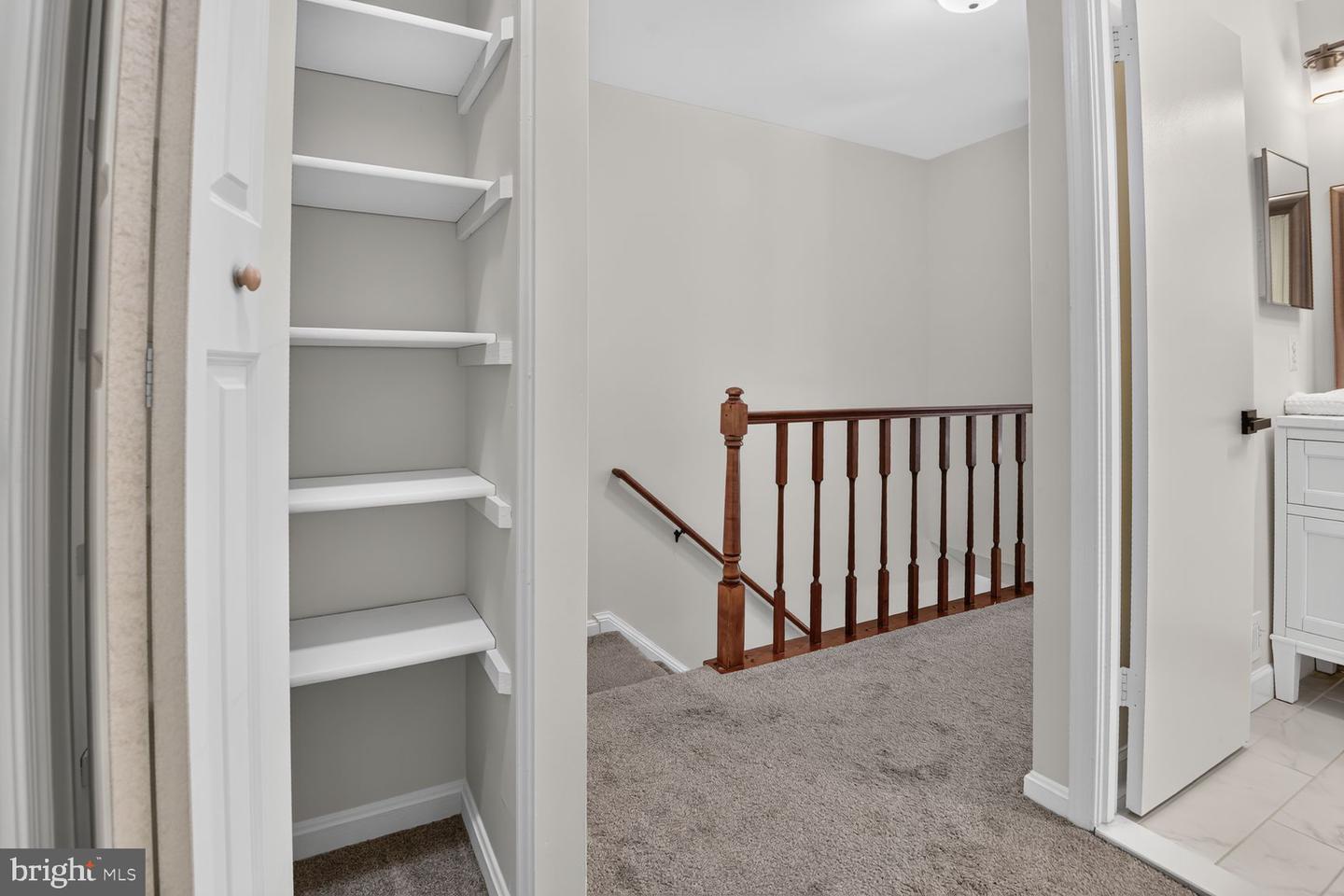 2155 Pond View Ct Property Photo 9
