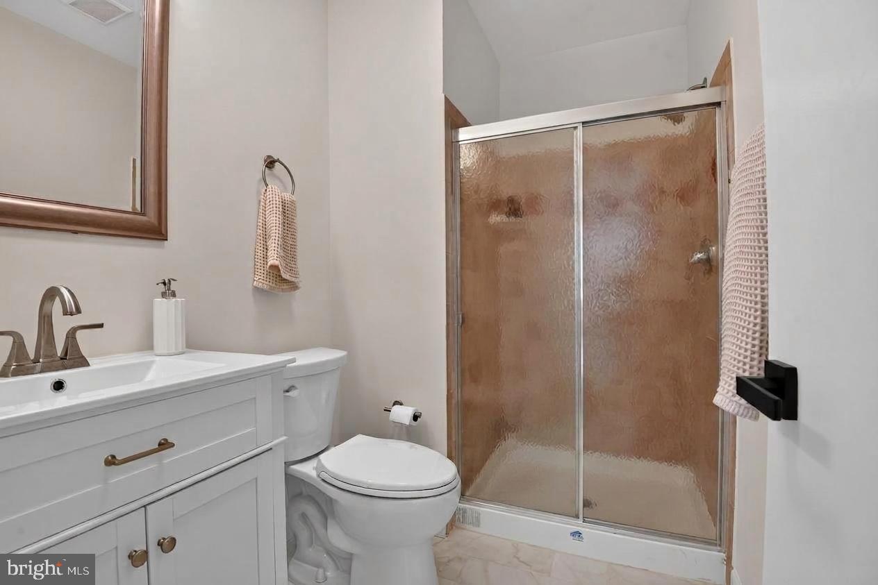 2155 Pond View Ct Property Photo 11