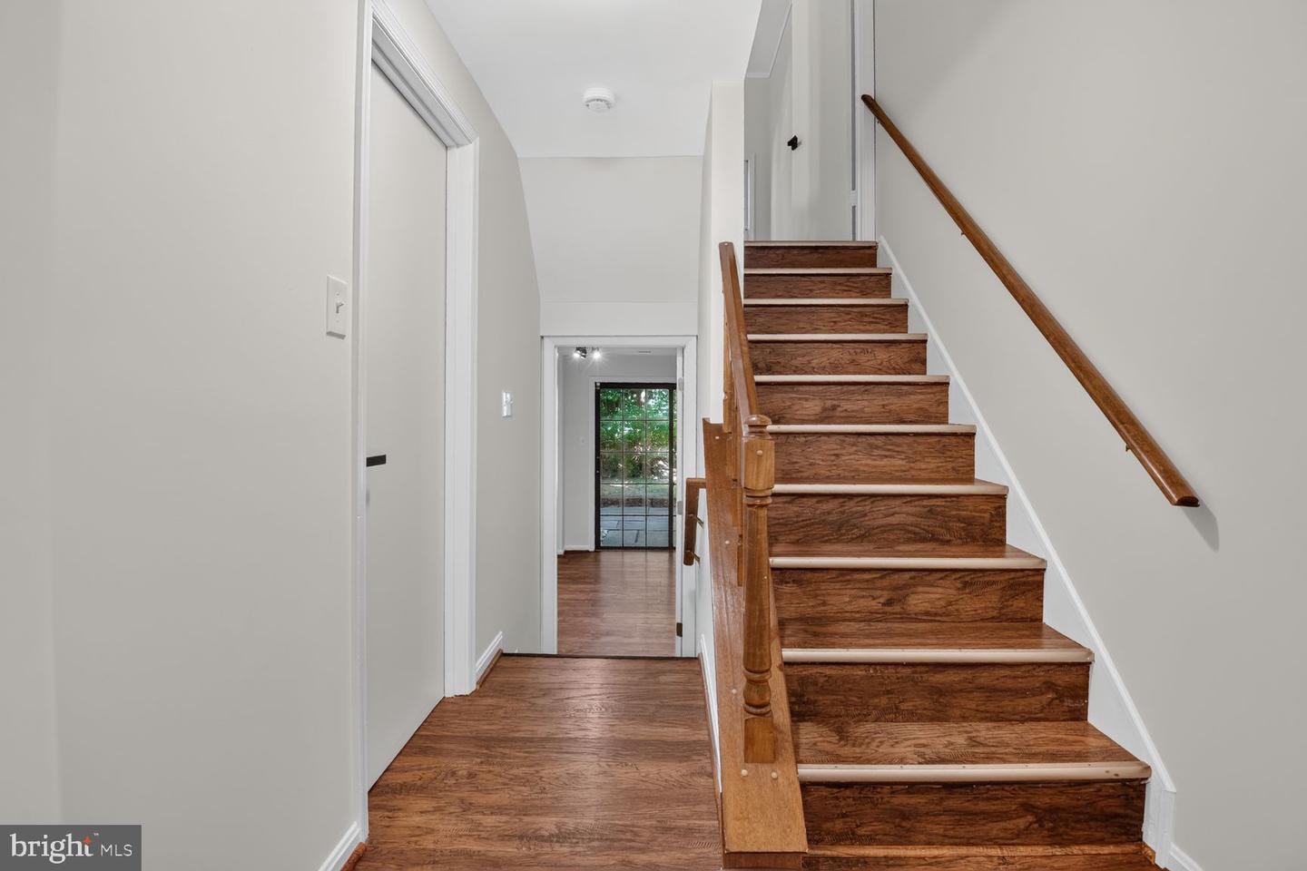 2155 Pond View Ct Property Photo 15