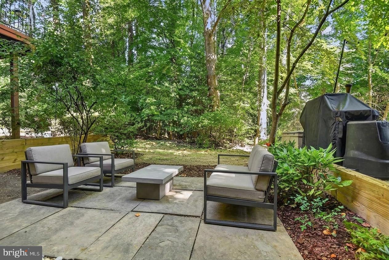 2155 Pond View Ct Property Photo 18