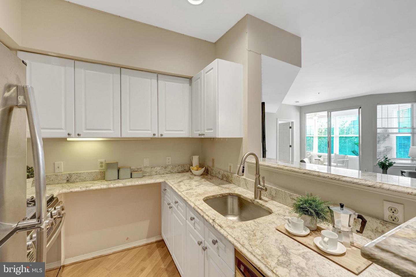 1625 International Dr #421 Property Photo 6