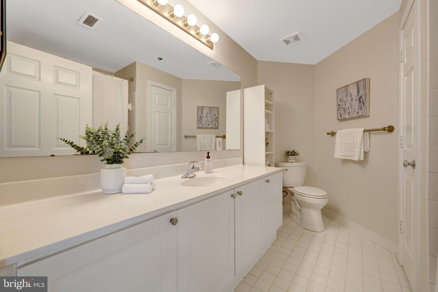 1625 International Dr #421 Property Photo 23