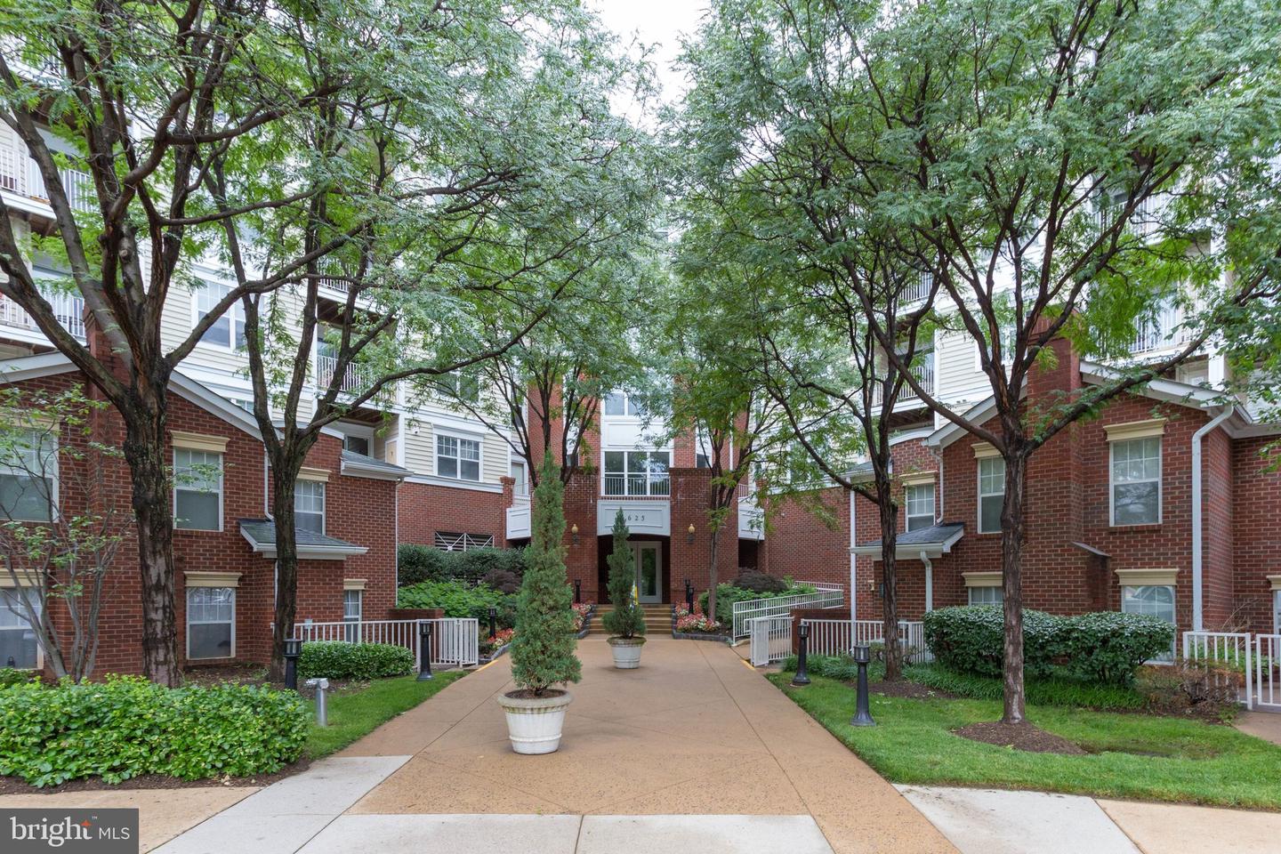 1625 International Dr #421 Property Photo 42