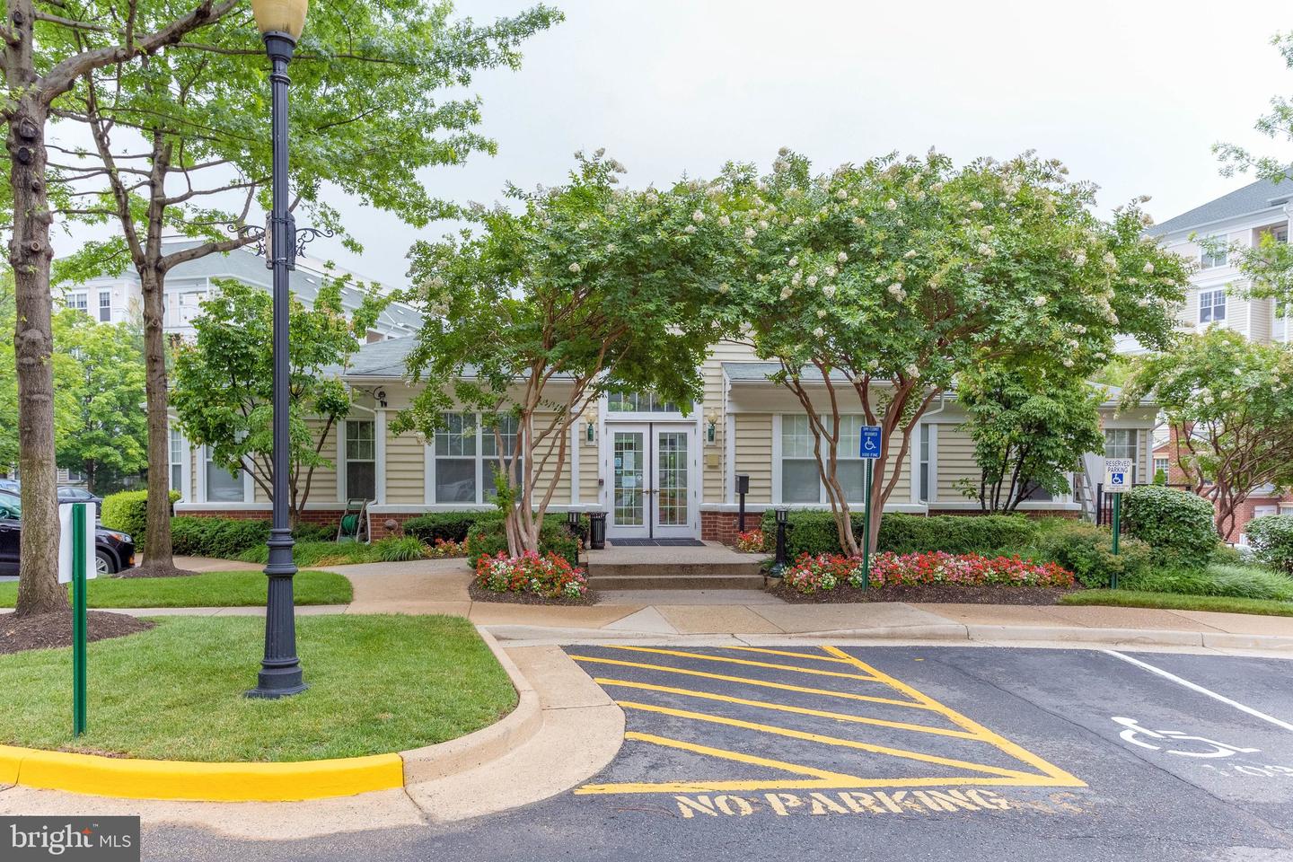 1625 International Dr #421 Property Photo 44