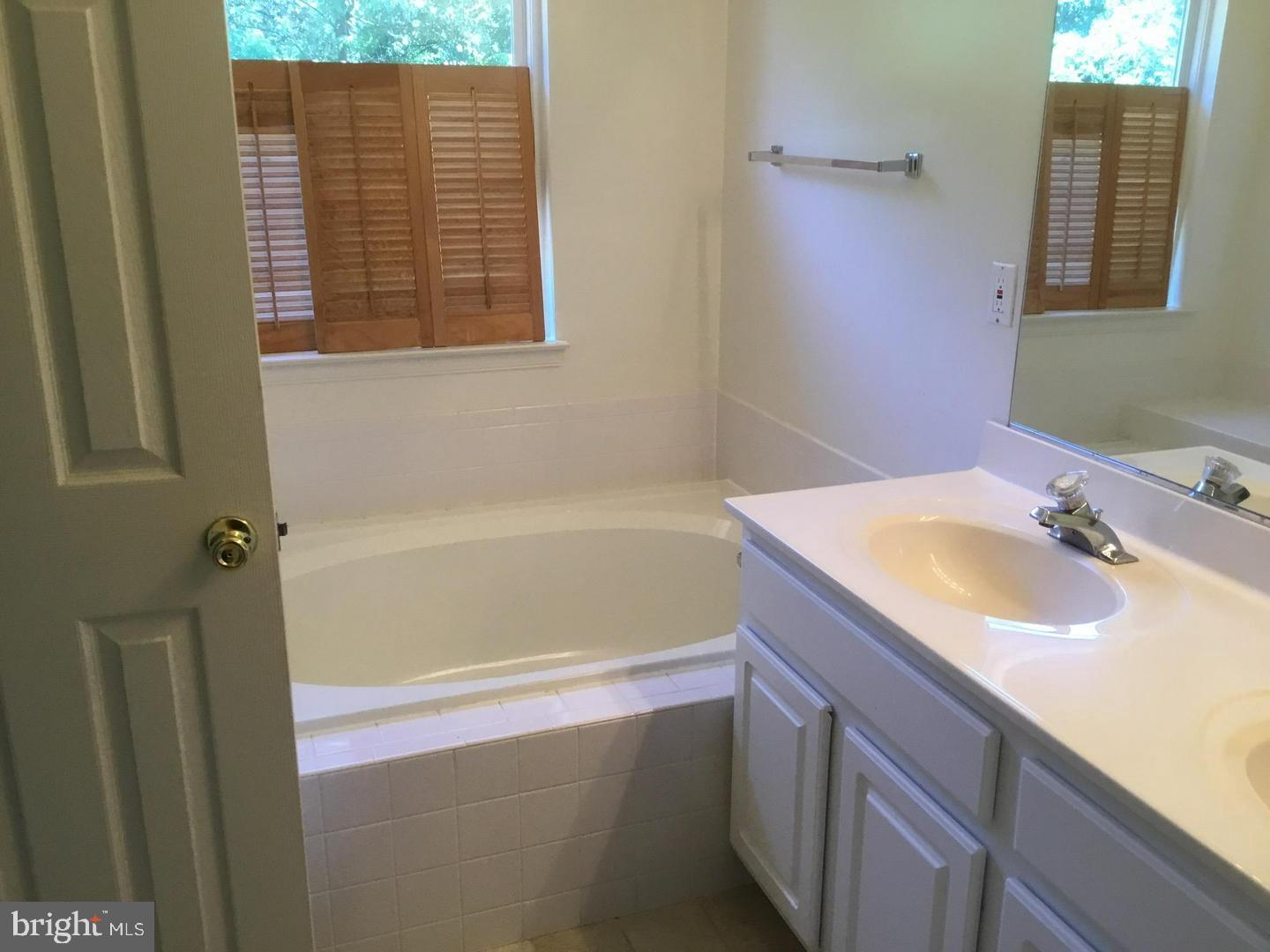 5271 Ballycastle Cir E Property Photo 26