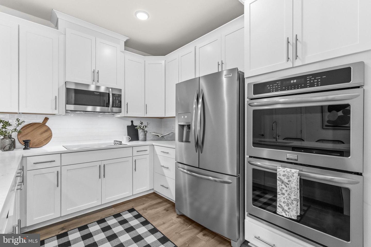 238 Van Buren St Property Photo 10