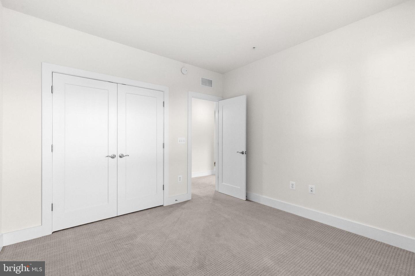 238 Van Buren St Property Photo 23