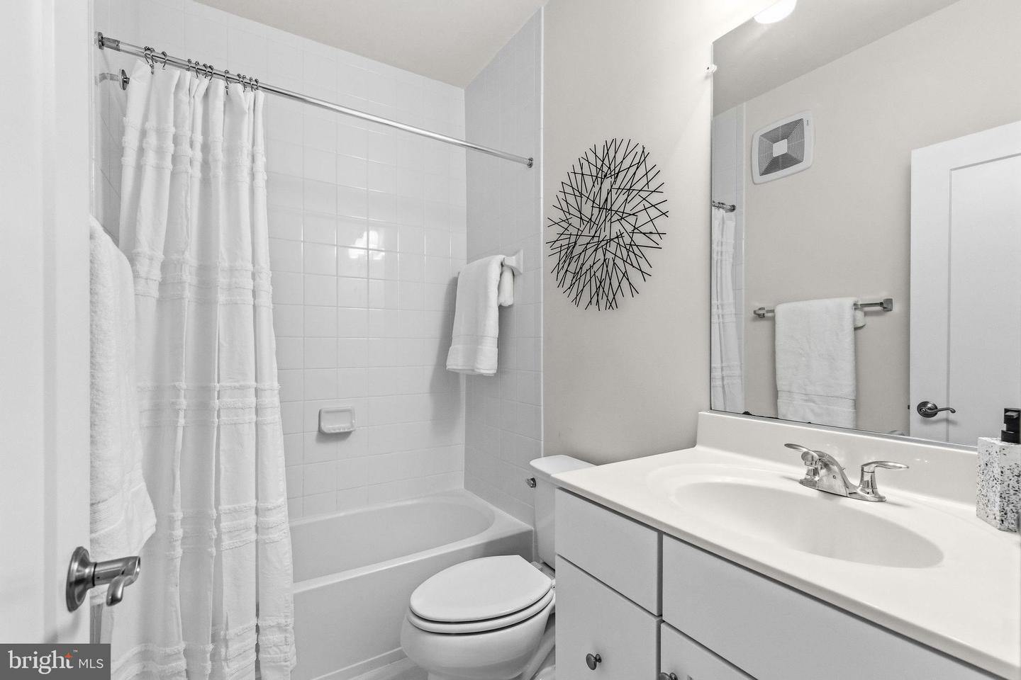 238 Van Buren St Property Photo 24