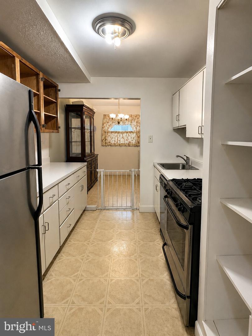1935 Wilson Ln #t3 Property Photo 3