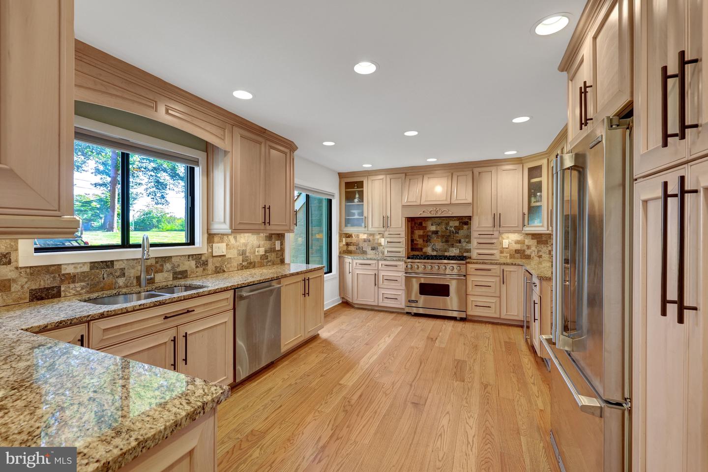9982 Blackberry Ln Property Photo 10