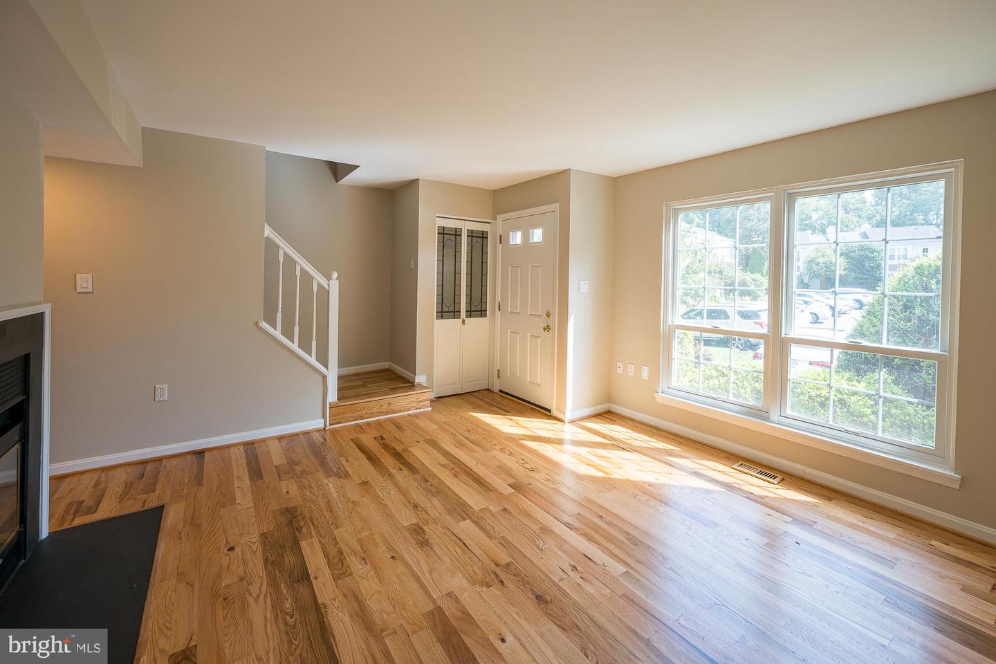5714 Evergreen Knoll Ct Property Photo 4