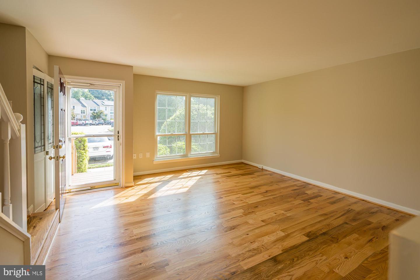 5714 Evergreen Knoll Ct Property Photo 5