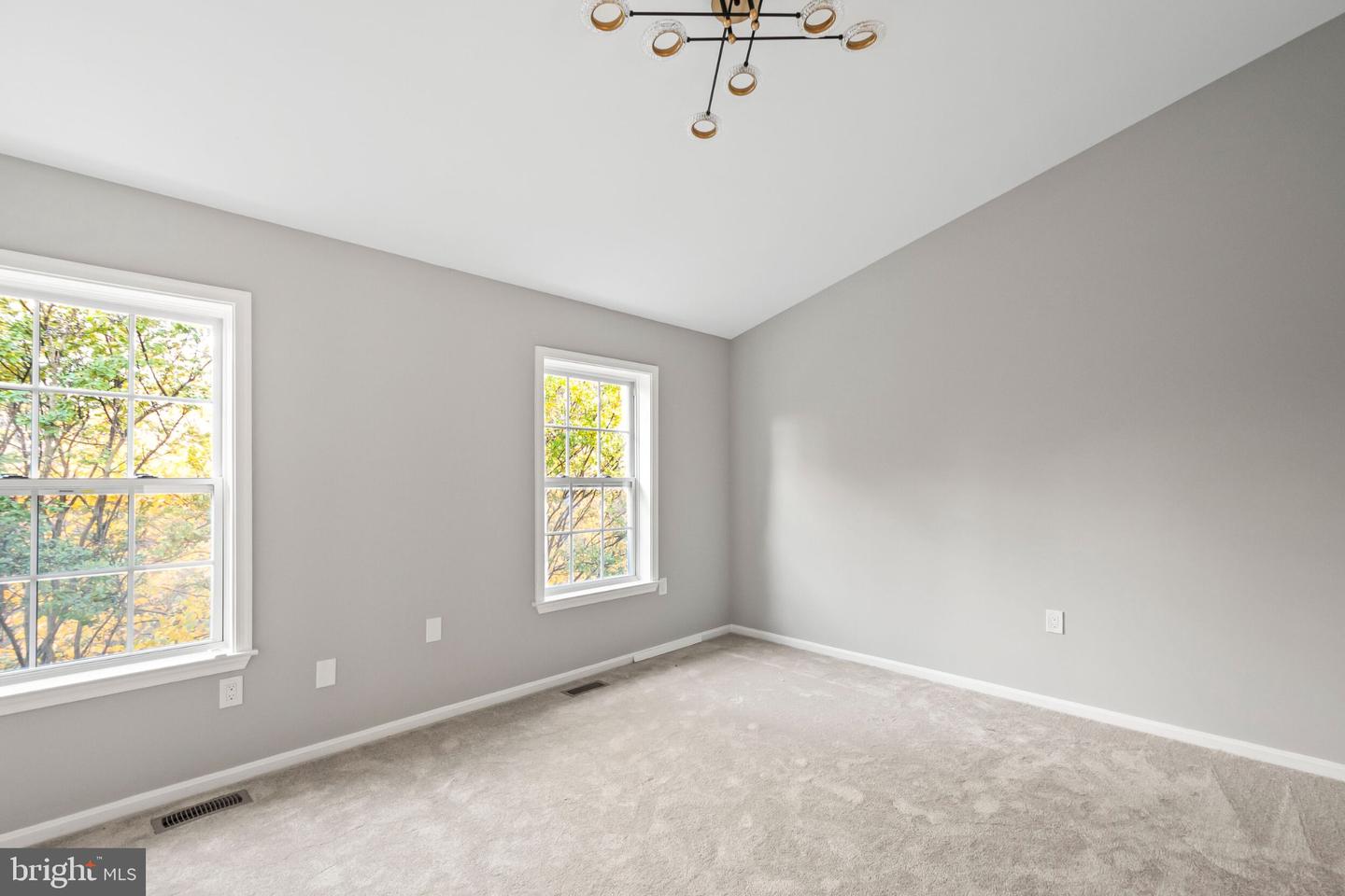 5719 Mason Bluff Dr Property Photo 23