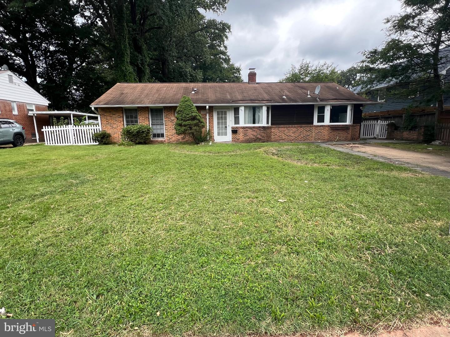 5818 Gloucester Ave Property Photo 1