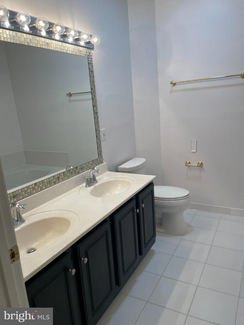 7704-f Haynes Point Way #f Property Photo 9