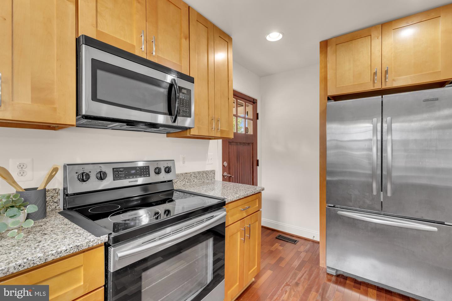 8604 Woodlawn Ct Property Photo 14