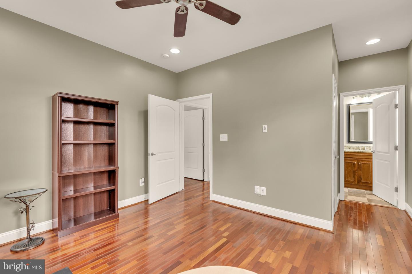 8604 Woodlawn Ct Property Photo 29