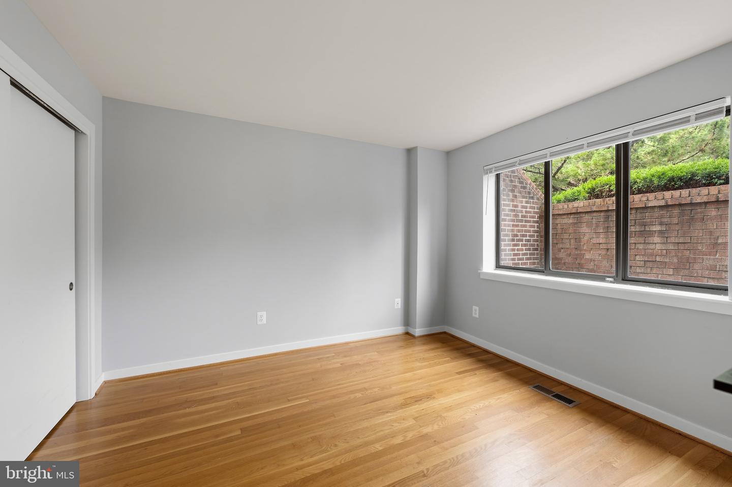 3725-b Madison Ln #b Property Photo 4