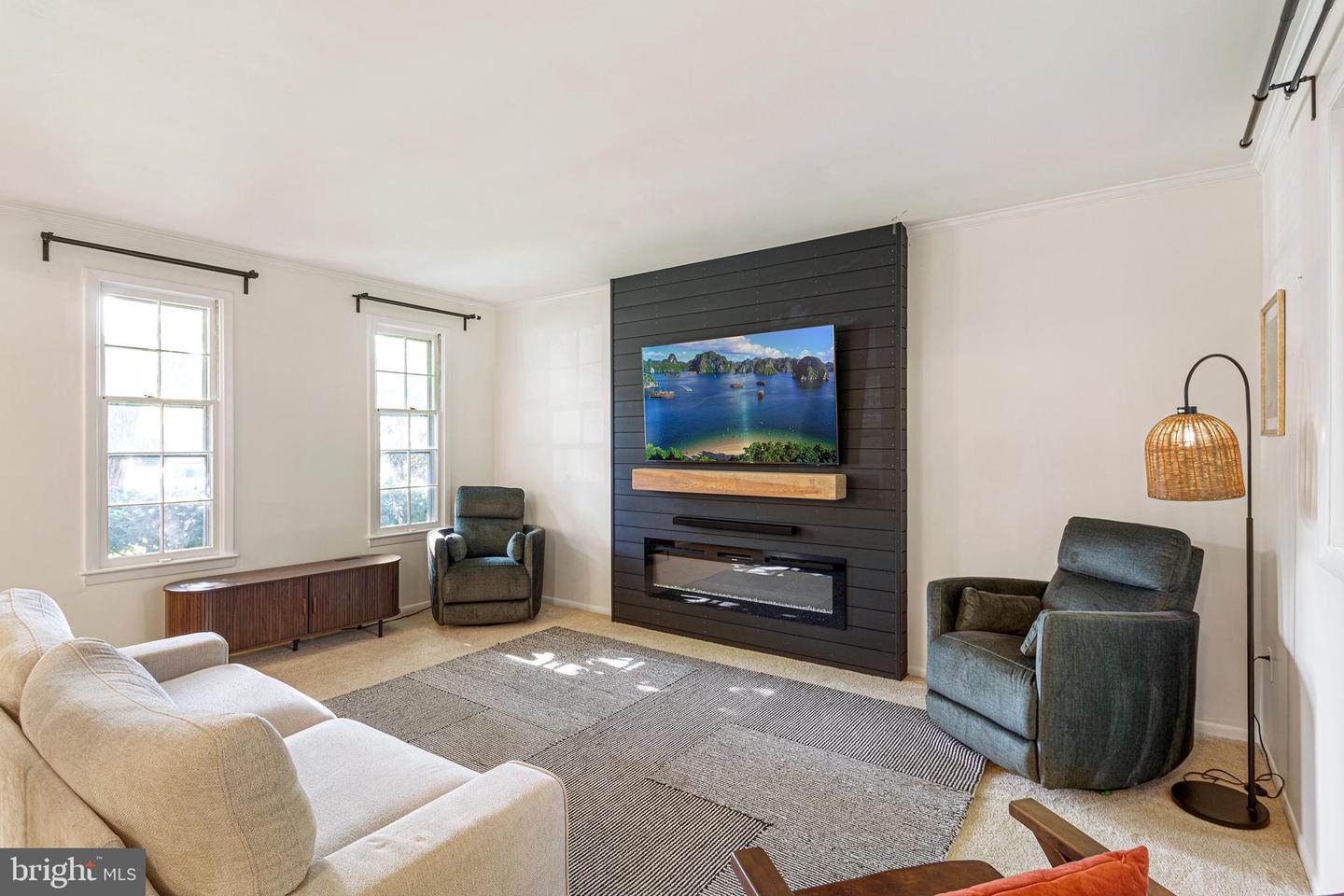 14808 Cranoke St Property Photo 9