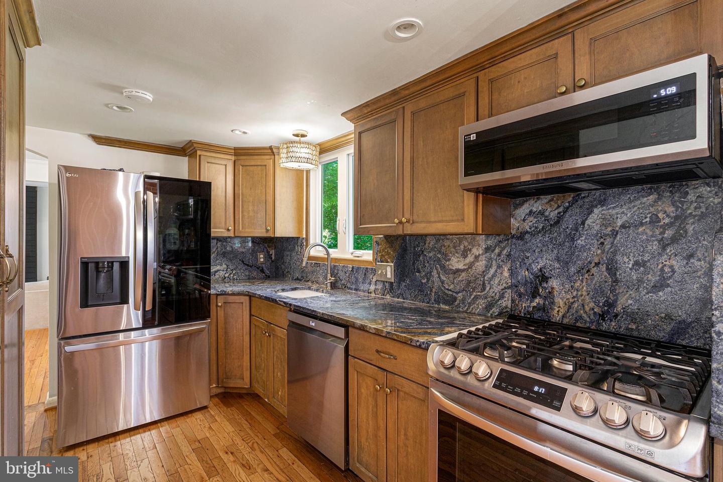 14808 Cranoke St Property Photo 15