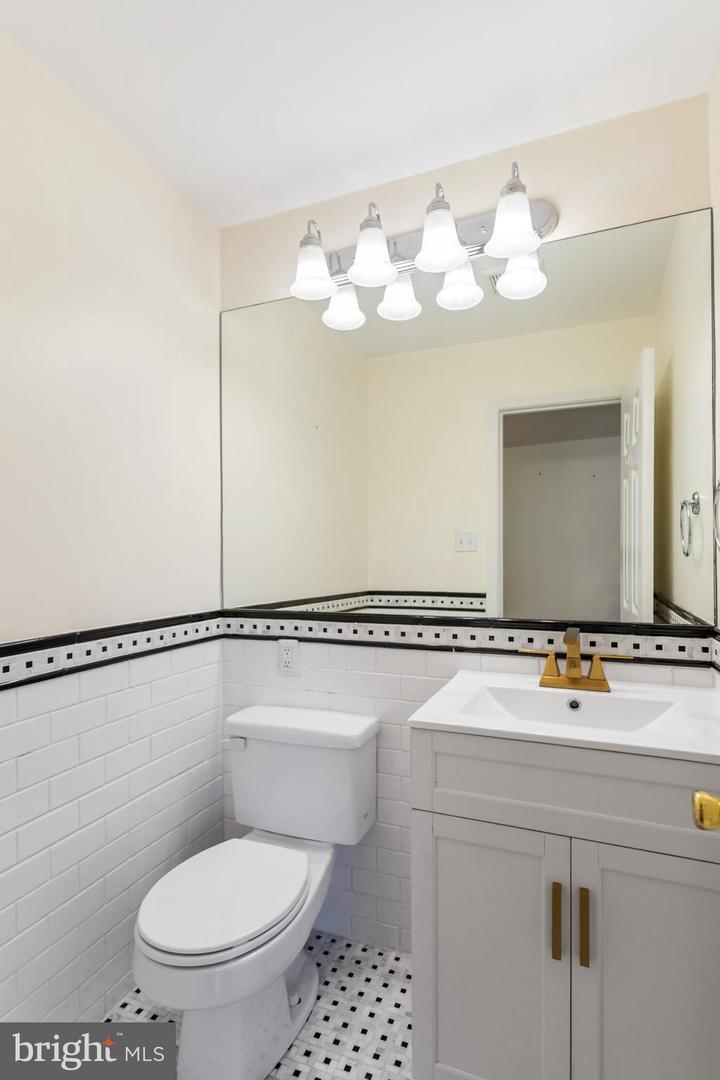 14808 Cranoke St Property Photo 22