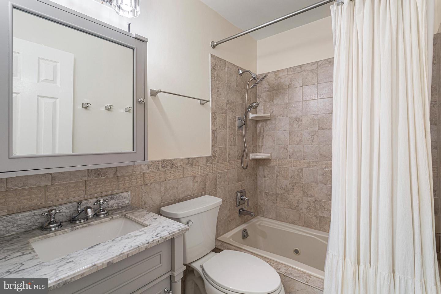 14808 Cranoke St Property Photo 28