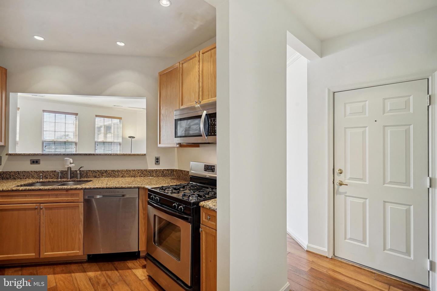 2653 Park Tower Dr #04/101a Property Photo 10