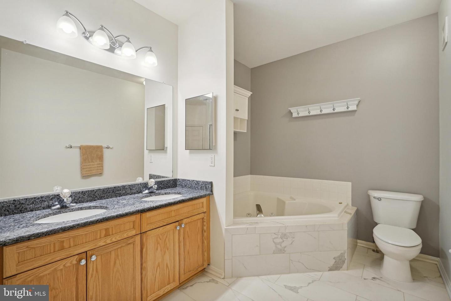 2653 Park Tower Dr #04/101a Property Photo 19