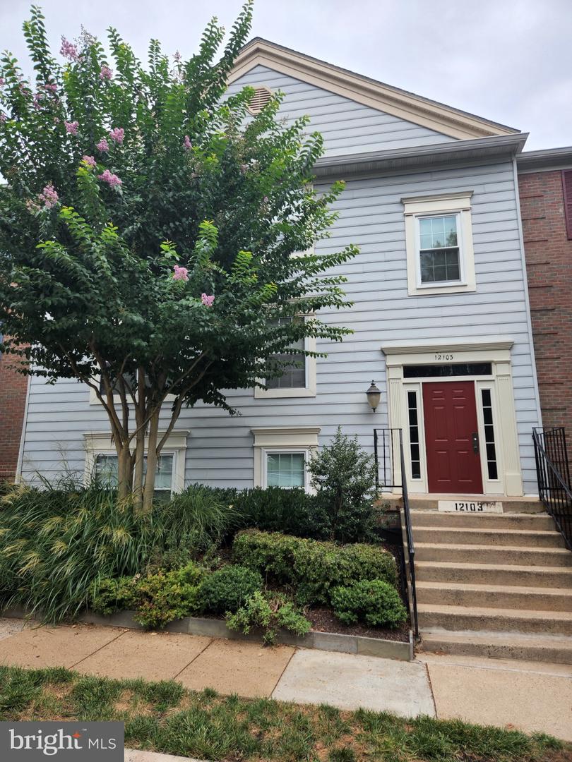 12103 GREENWOOD CT #201 Property Photo 1