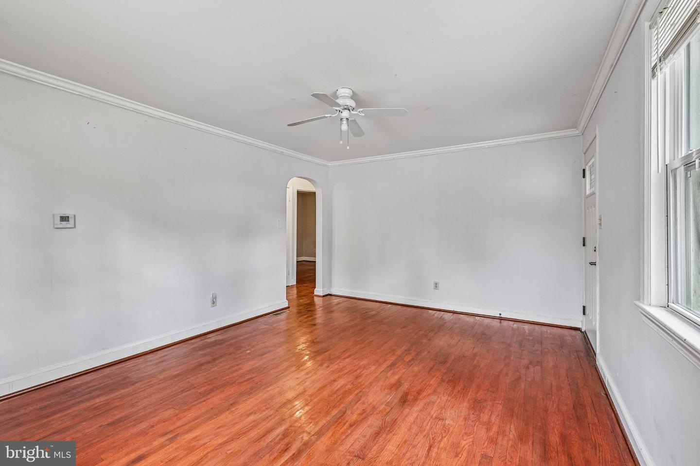 7806 Oak St Property Photo 2