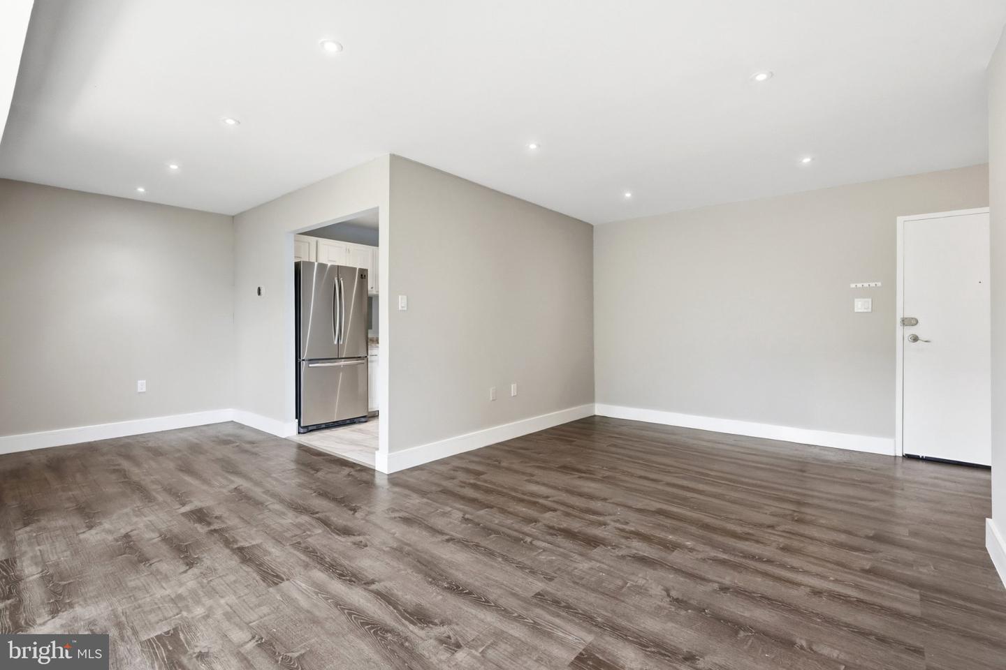 6133 Leesburg Pike #109 Property Photo 12