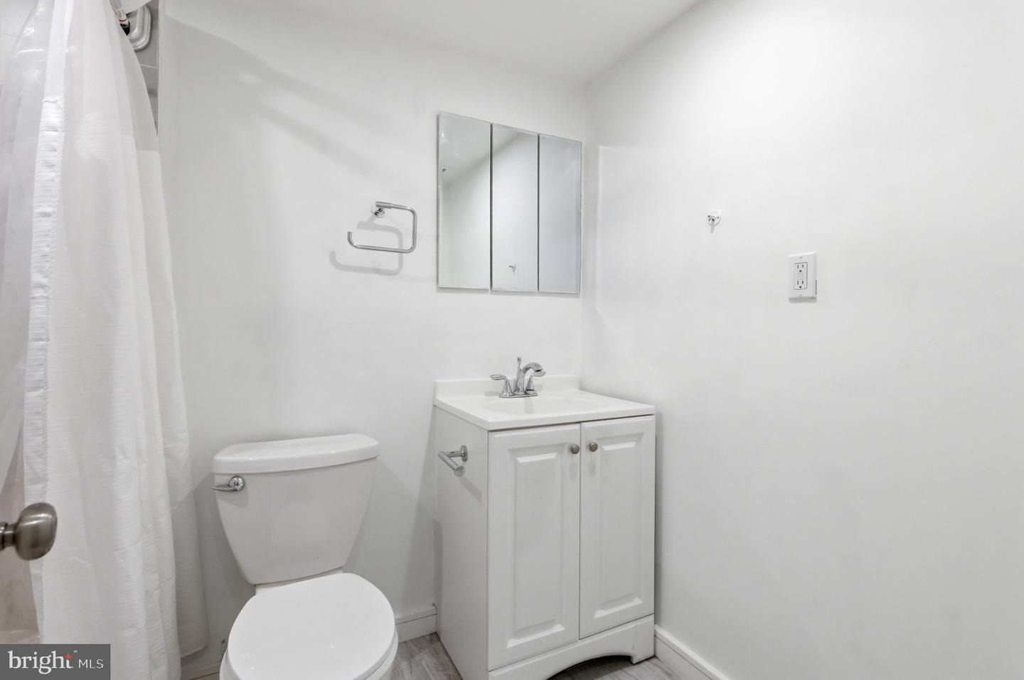 6133 Leesburg Pike #109 Property Photo 22