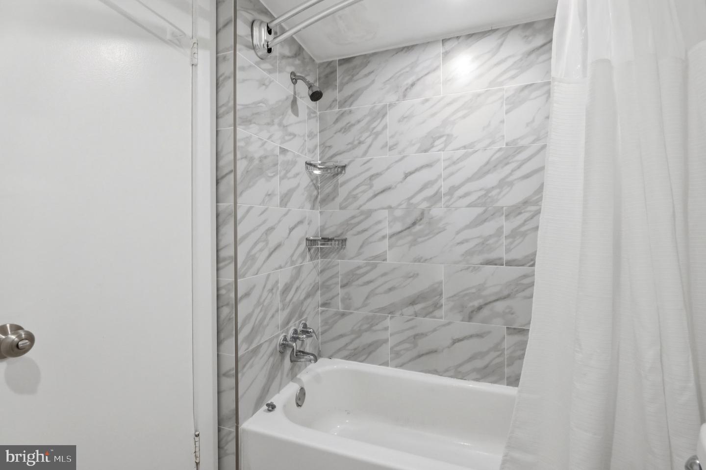 6133 Leesburg Pike #109 Property Photo 23