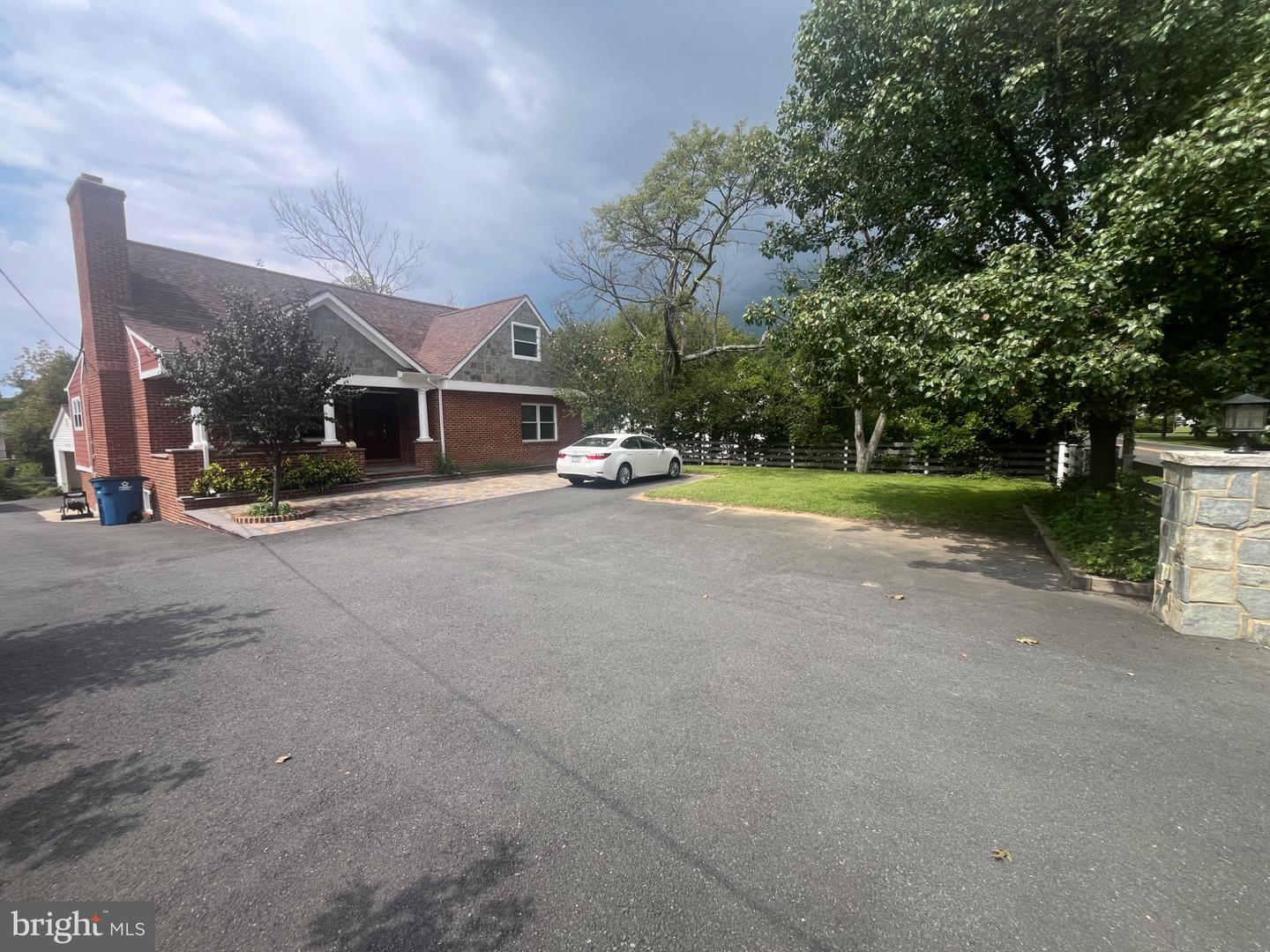 2836 Cedar Ln Property Photo 1