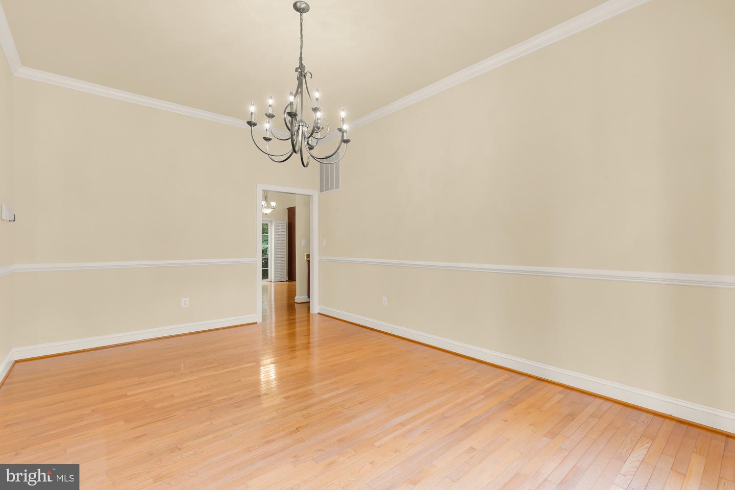 10606 Rosehaven St Property Photo 6