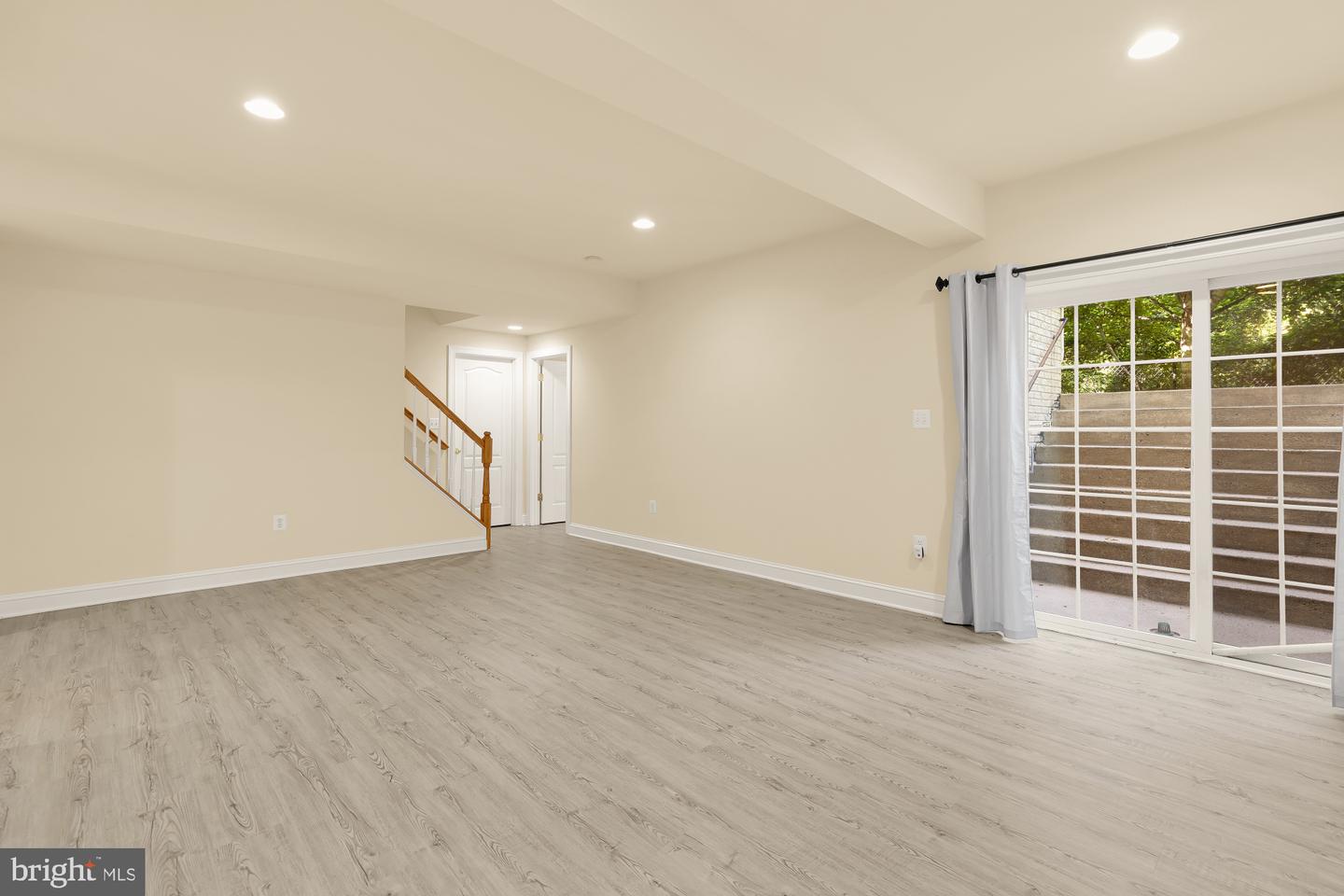 10606 Rosehaven St Property Photo 40