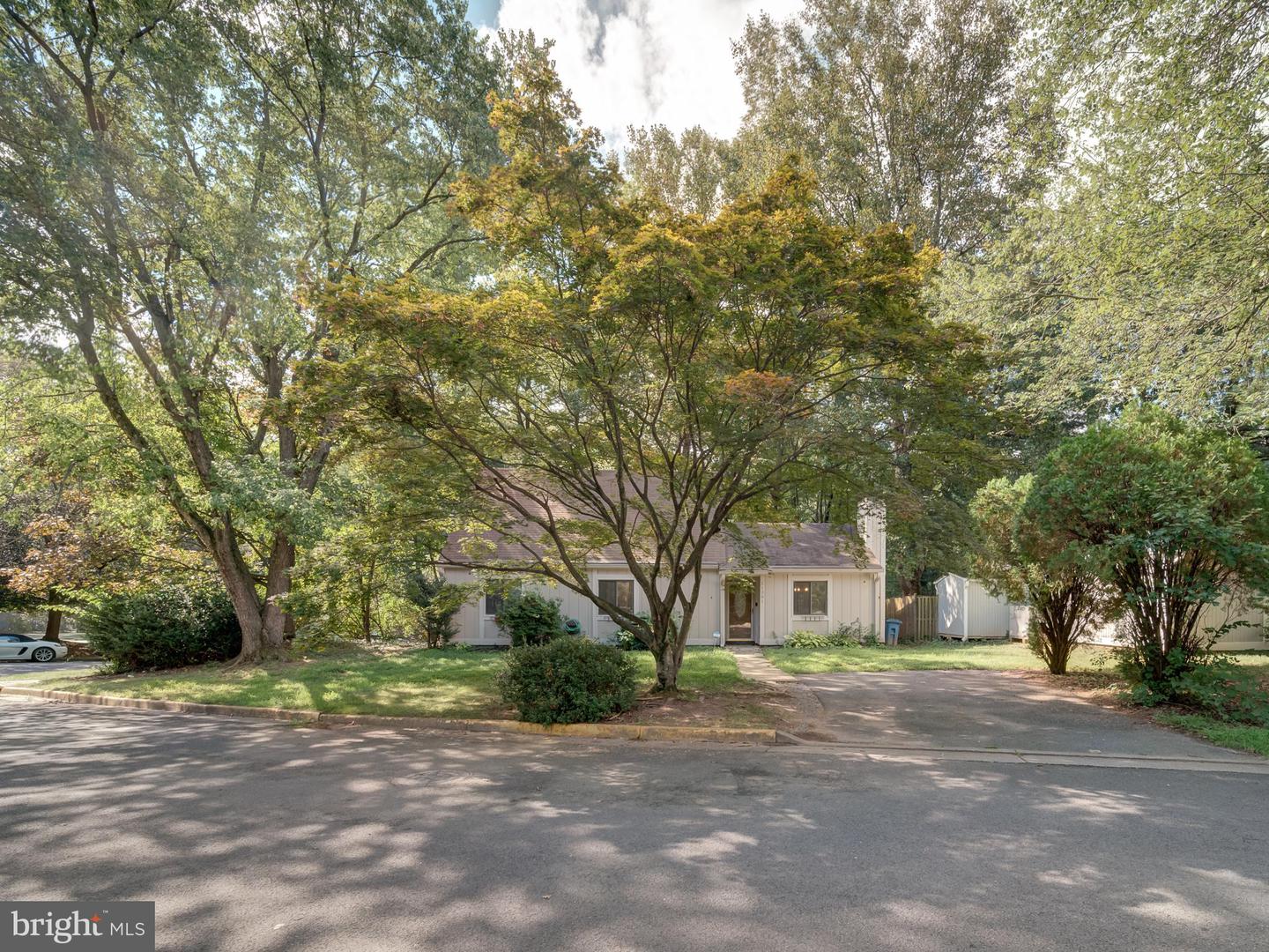 11301 Gatesborough Ln Property Photo 2