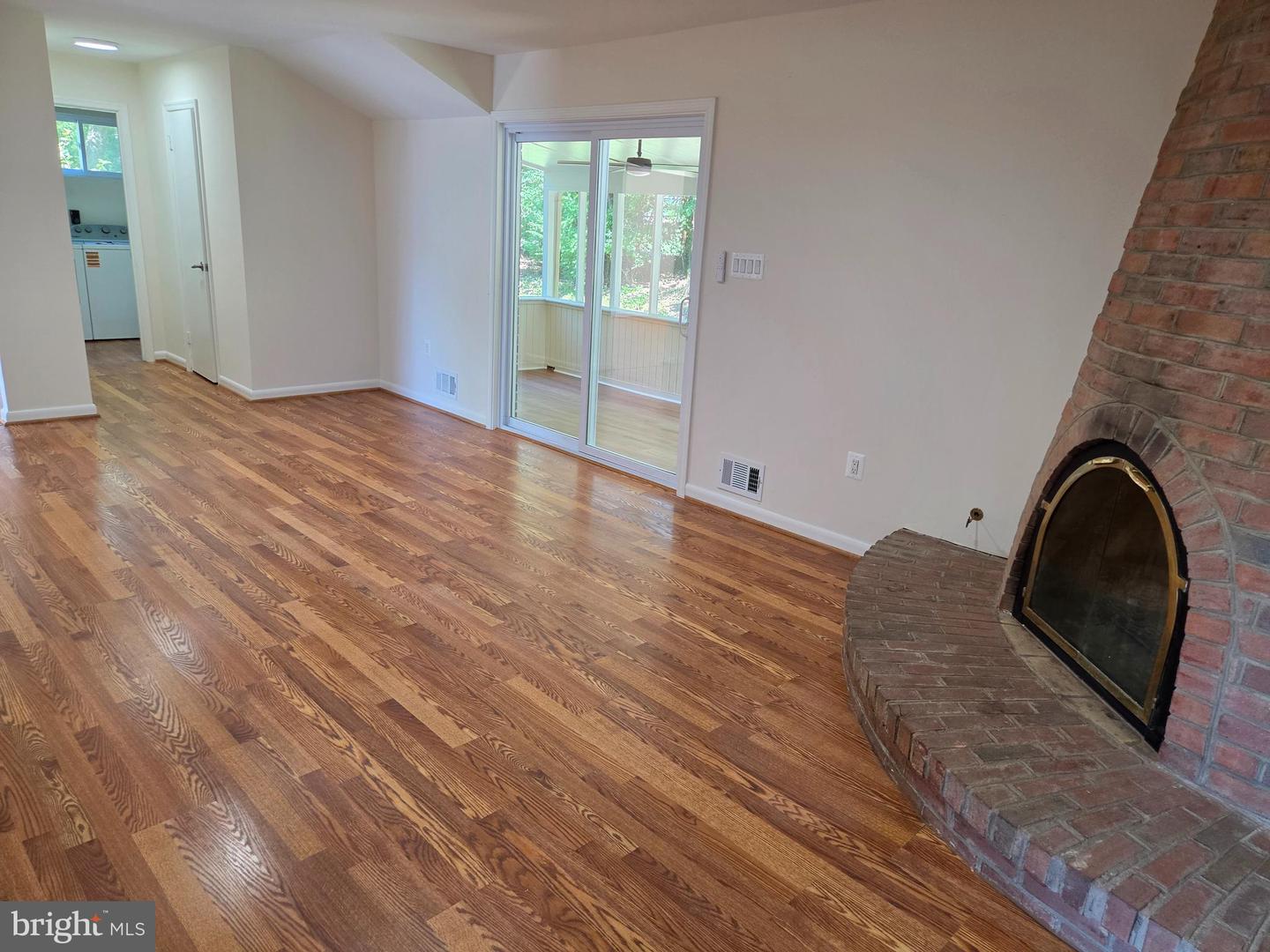 9929 Barnsbury Ct Property Photo 5