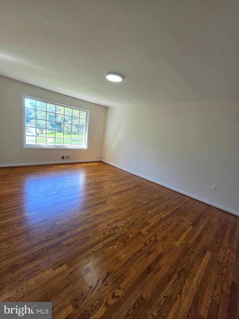 9929 Barnsbury Ct Property Photo 7