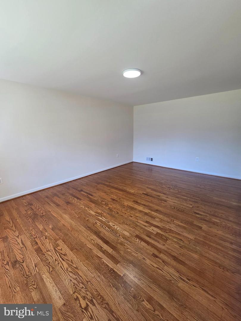 9929 Barnsbury Ct Property Photo 11