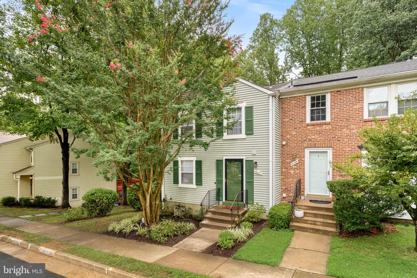 10131 Walnut Wood Ct Property Photo 2