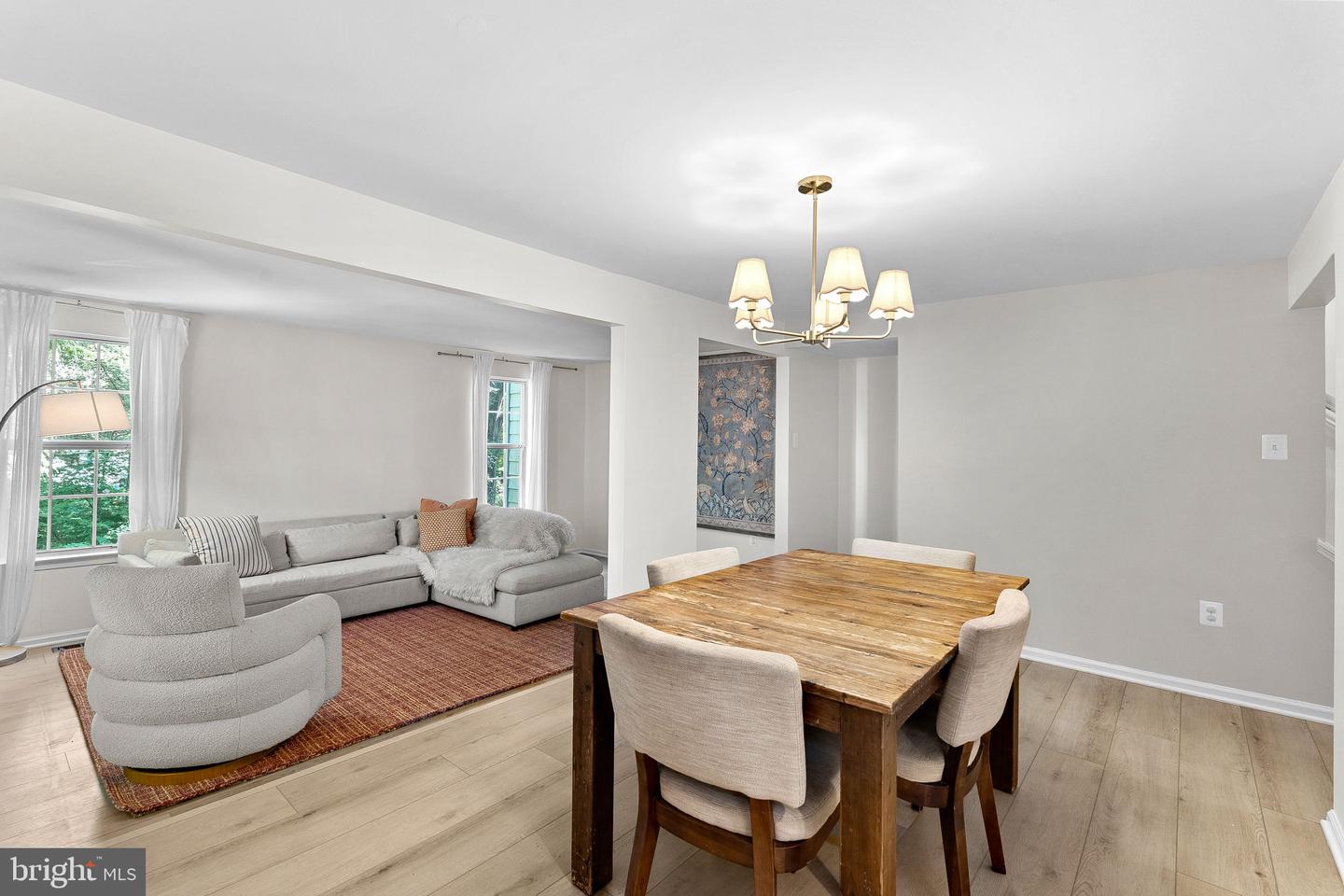 10131 Walnut Wood Ct Property Photo 6