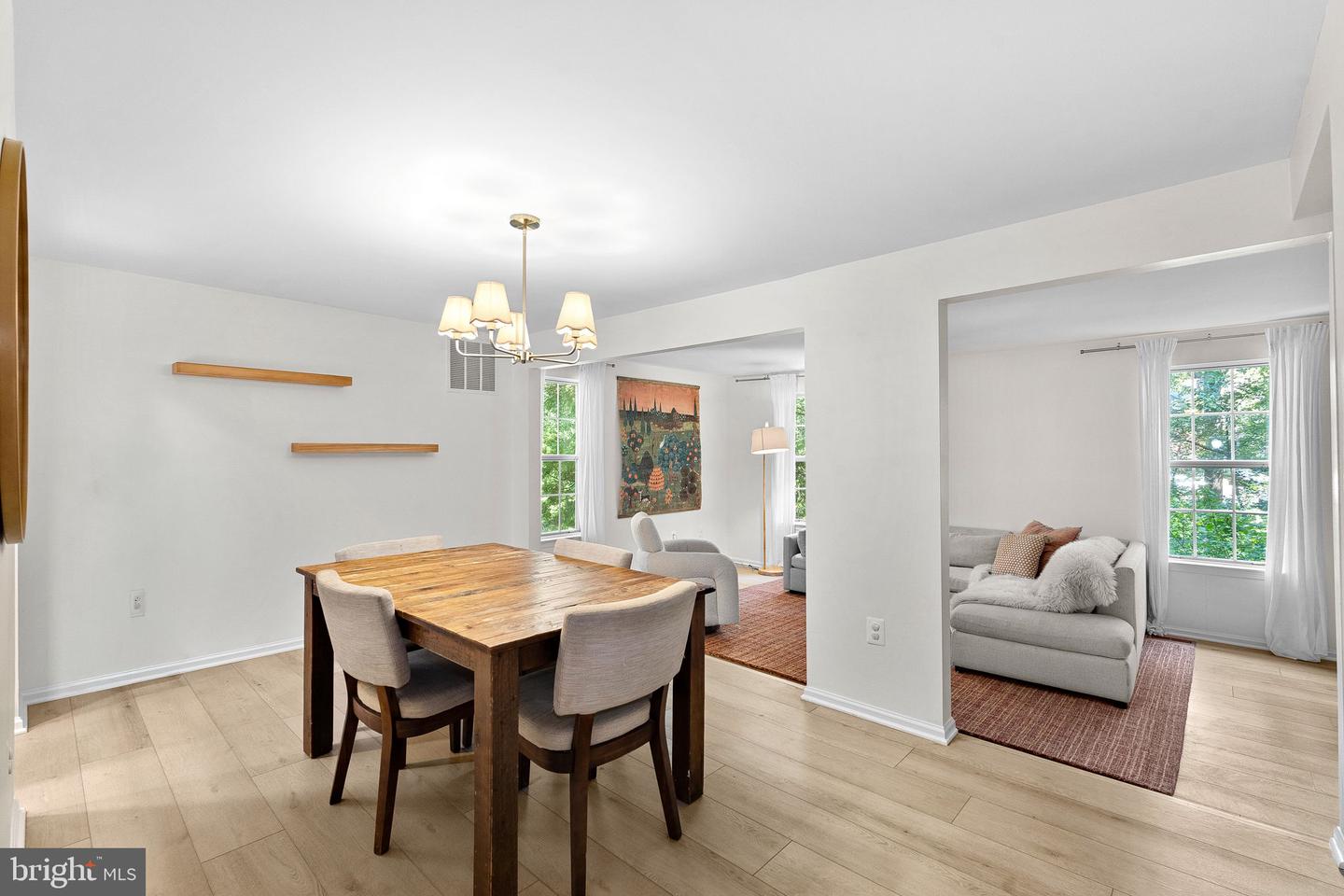10131 Walnut Wood Ct Property Photo 7
