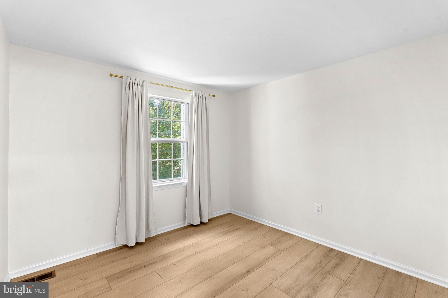 10131 Walnut Wood Ct Property Photo 22