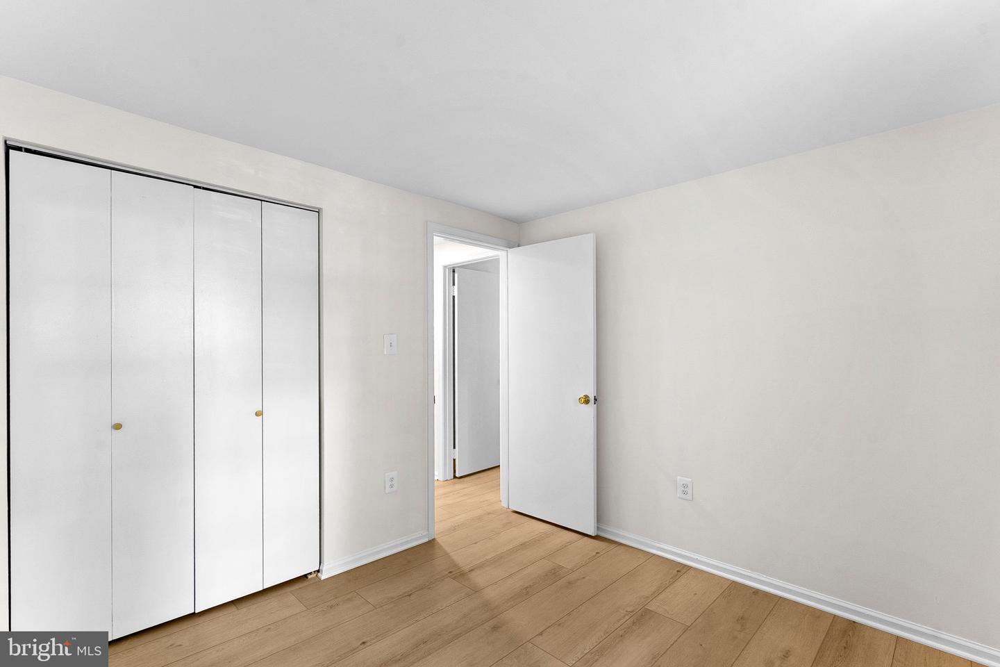 10131 Walnut Wood Ct Property Photo 23