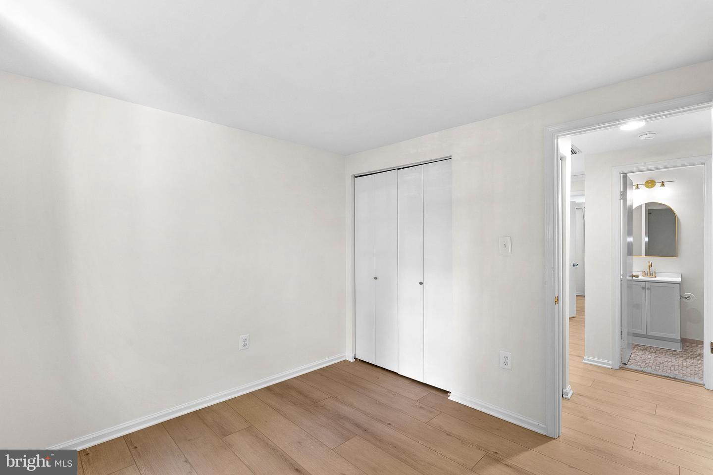 10131 Walnut Wood Ct Property Photo 24