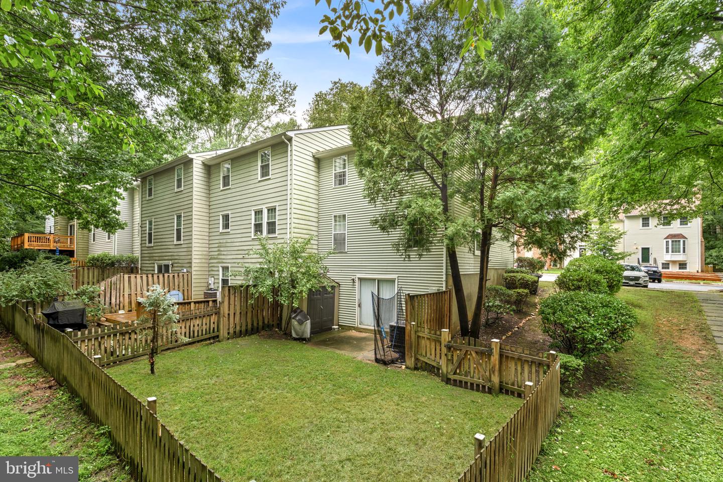 10131 Walnut Wood Ct Property Photo 32