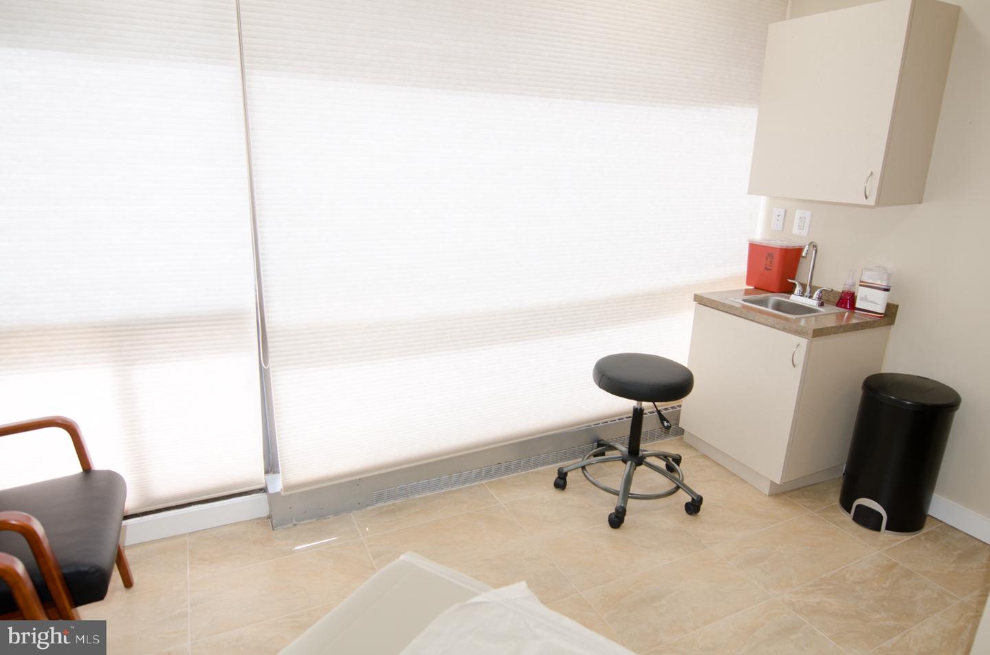 6800 Fleetwood Dr #suite 110 Property Photo 3