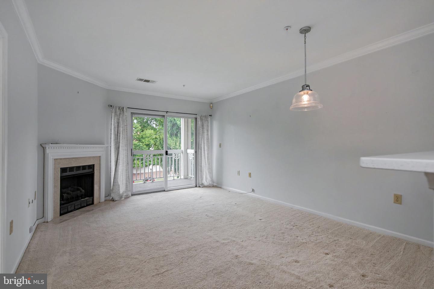12913 Alton Sq #320 Property Photo 5