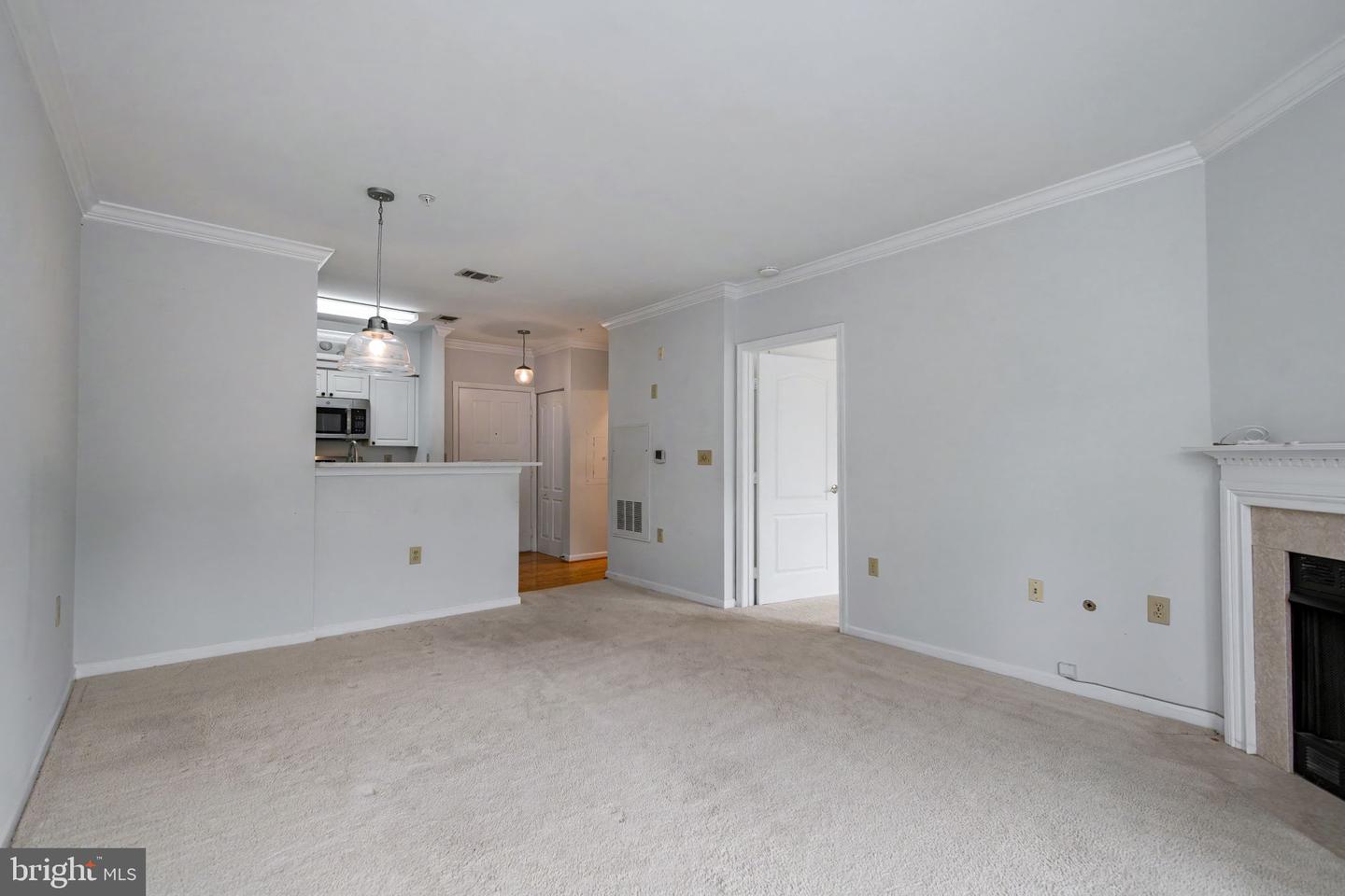 12913 Alton Sq #320 Property Photo 10